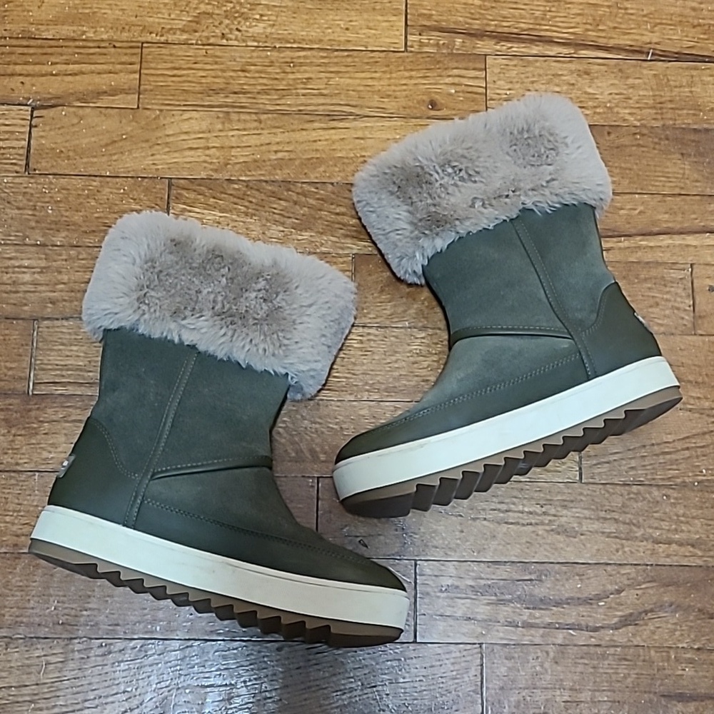 Koolaburra UGG Olive Green Solana Short Leather Sheepskin Boots Size 6 Suede